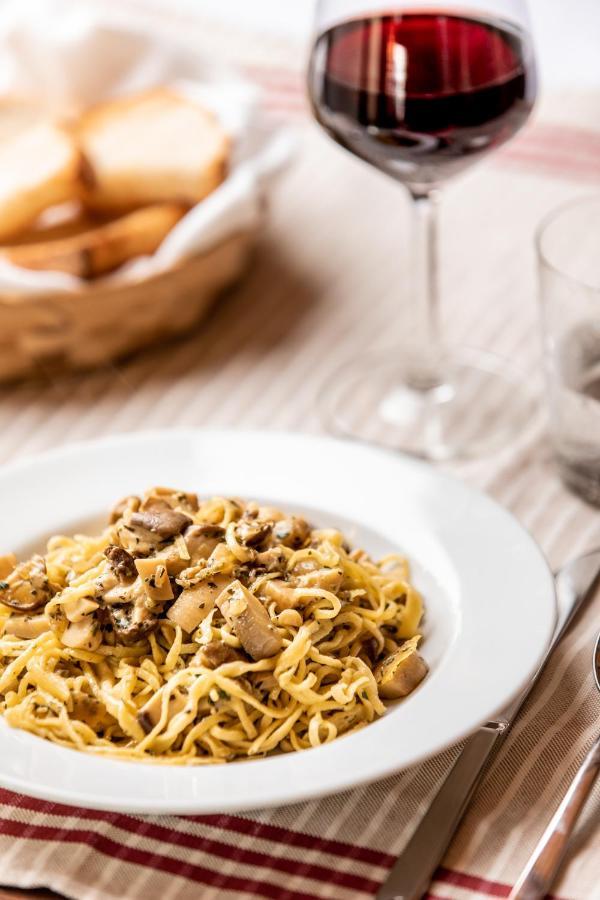 Babo Agriturismo Conviviale Castagnole delle Lanze Eksteriør bilde